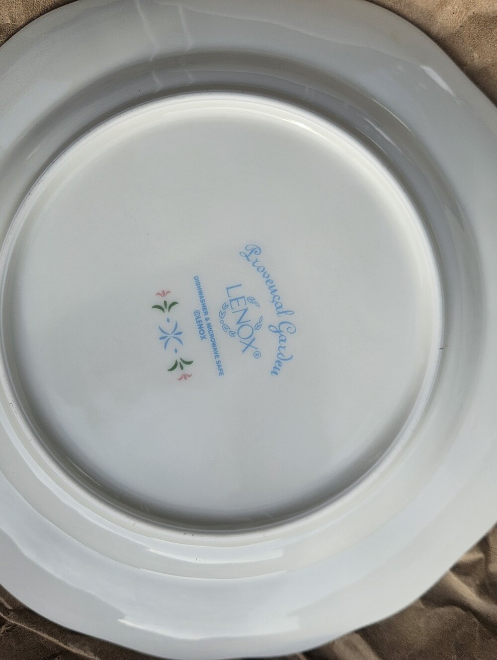 Lenox Provencal Garden Plates, 4 Lenox Plates. Cow Barnyard & Rooster Plates - Picture 7 of 7